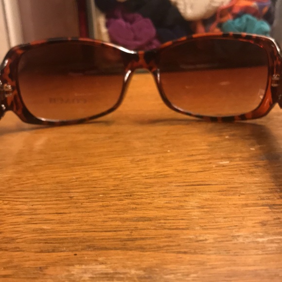 Coach Sunglasses Signature C Leopard Burgundy & Brown and Brown Signature C Case - Picture 9 of 16